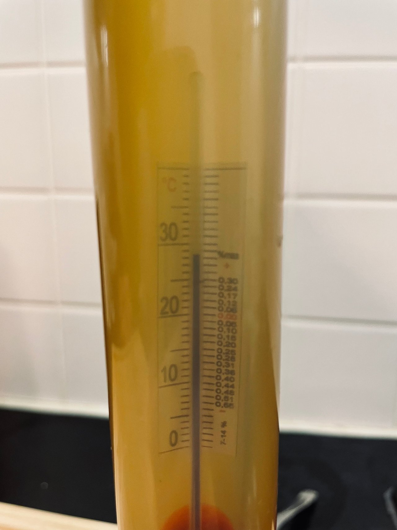 Bier selber Brauen Brauanleitung Bierspindel Temperatur Kompensieren.
